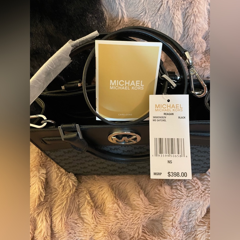 AUTHENTIC MICHAEL KORS PURSE